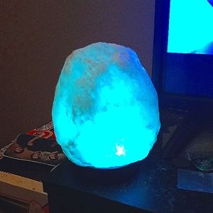 Himalayan salt lamp